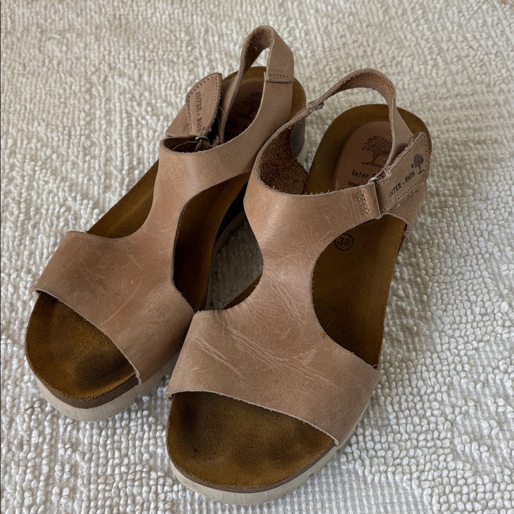 Inter Bios leather t strap sandles size 38